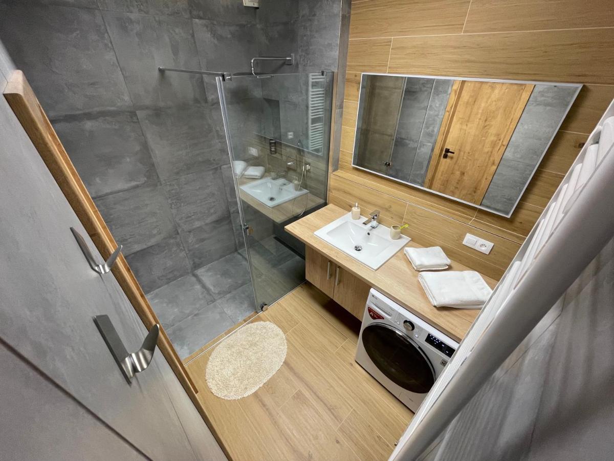 Greenbay Apartment With Free Parking Trencin Bagian luar foto