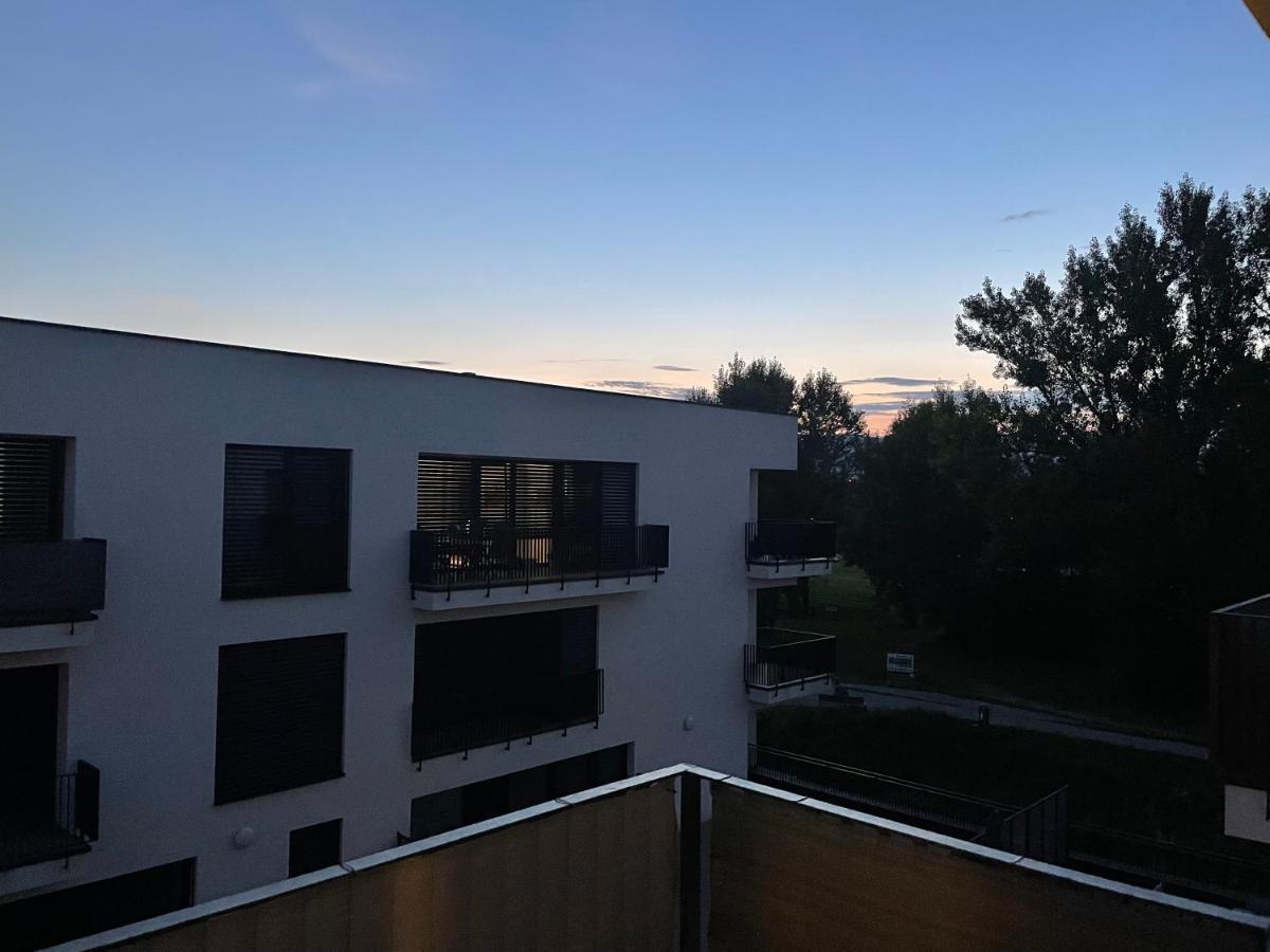 Greenbay Apartment With Free Parking Trencin Bagian luar foto