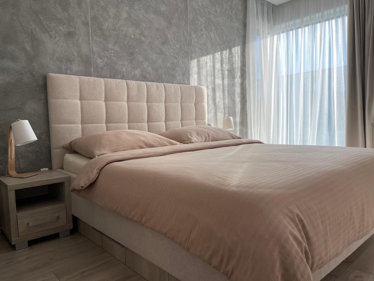 Greenbay Apartment With Free Parking Trencin Bagian luar foto
