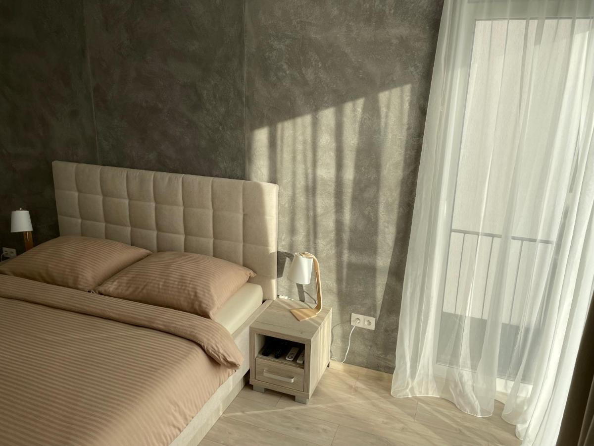 Greenbay Apartment With Free Parking Trencin Bagian luar foto