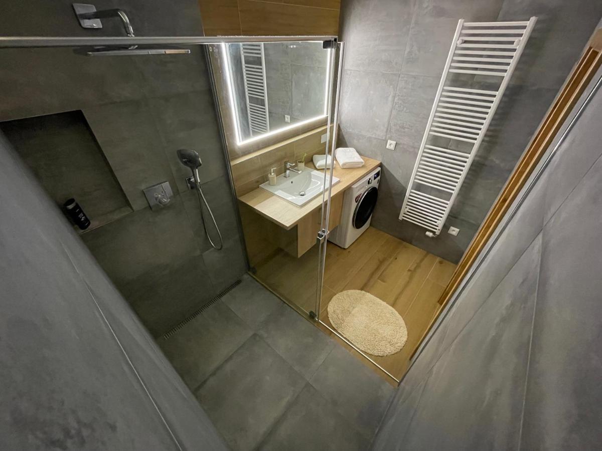 Greenbay Apartment With Free Parking Trencin Bagian luar foto