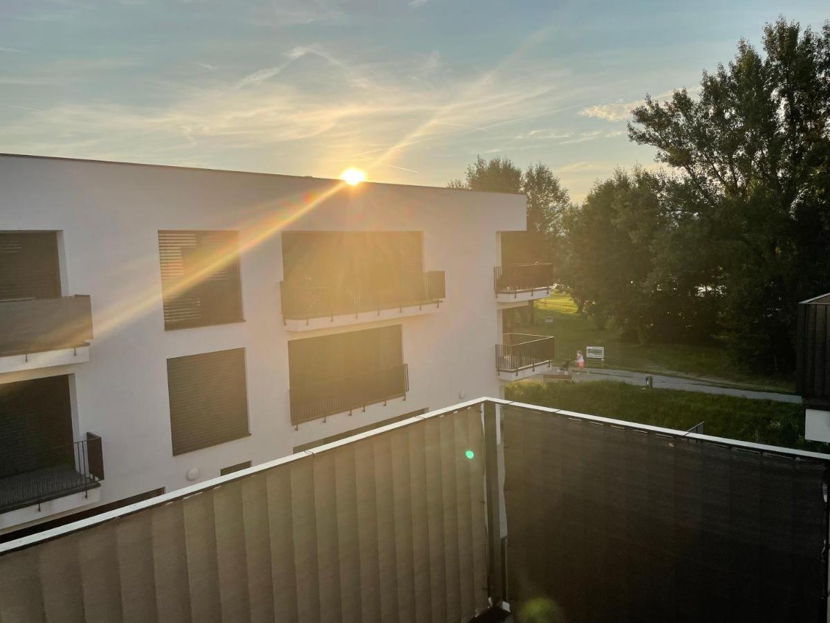 Greenbay Apartment With Free Parking Trencin Bagian luar foto