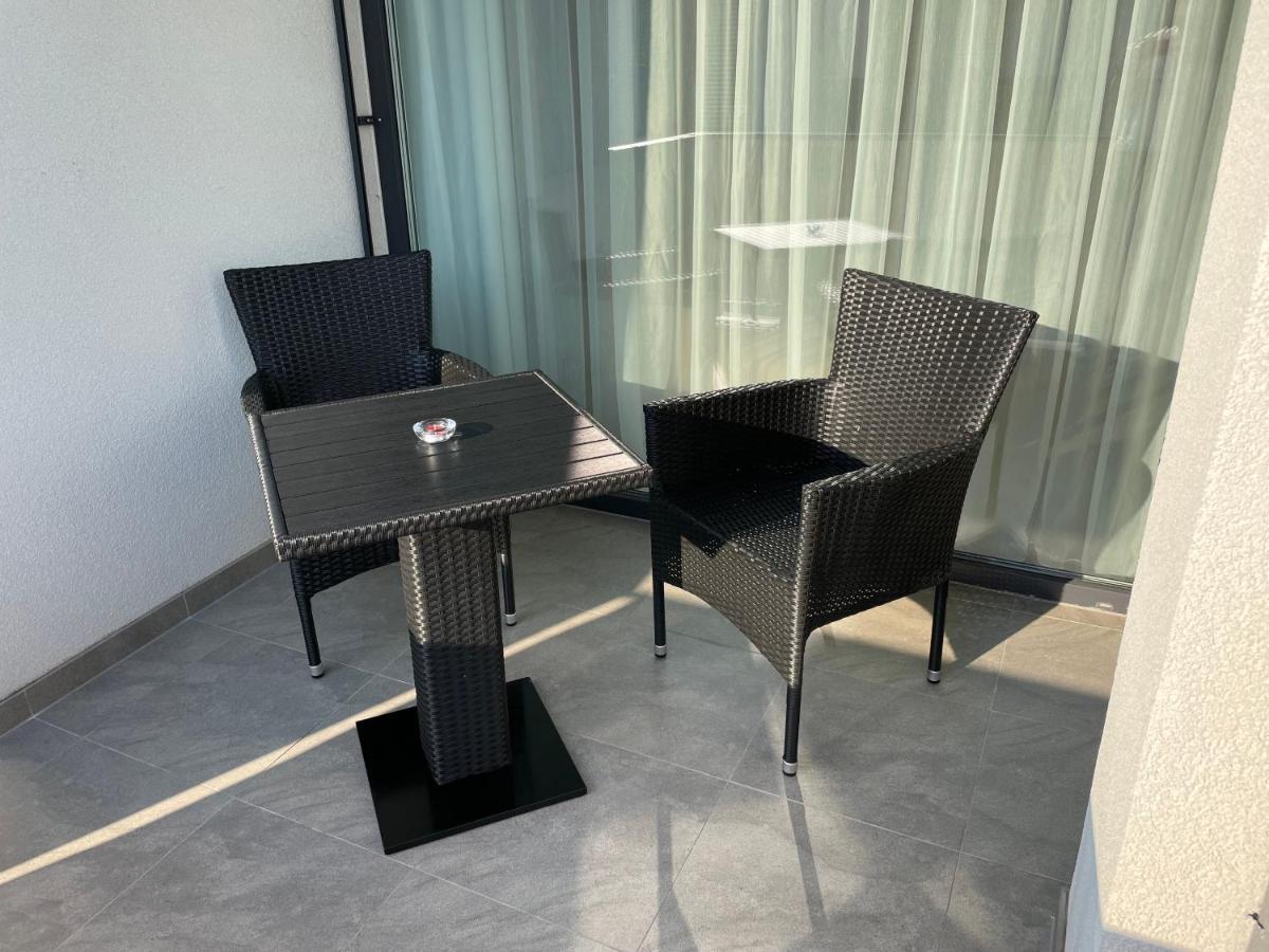 Greenbay Apartment With Free Parking Trencin Bagian luar foto